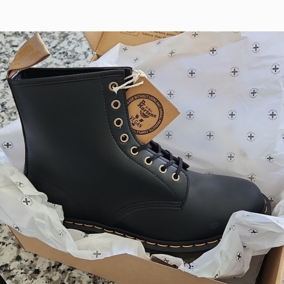 COPY - Dr Marten Black Boots - Picture 1 of 4